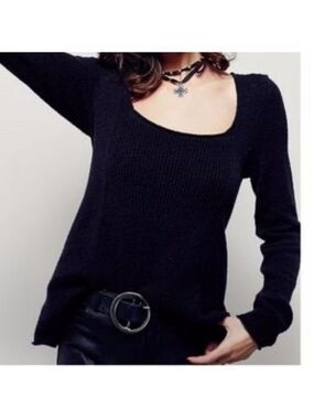 Free People black scoop neck zippered back swing Knit Sweater small
